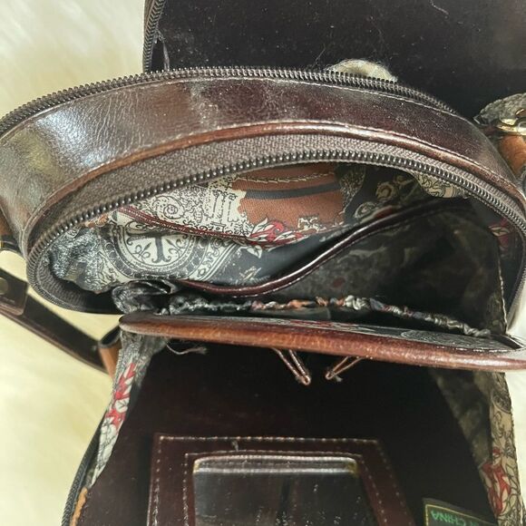 Belle Rose leather two tone brown and tan purse/crossbody bag. - Picture 10 of 11